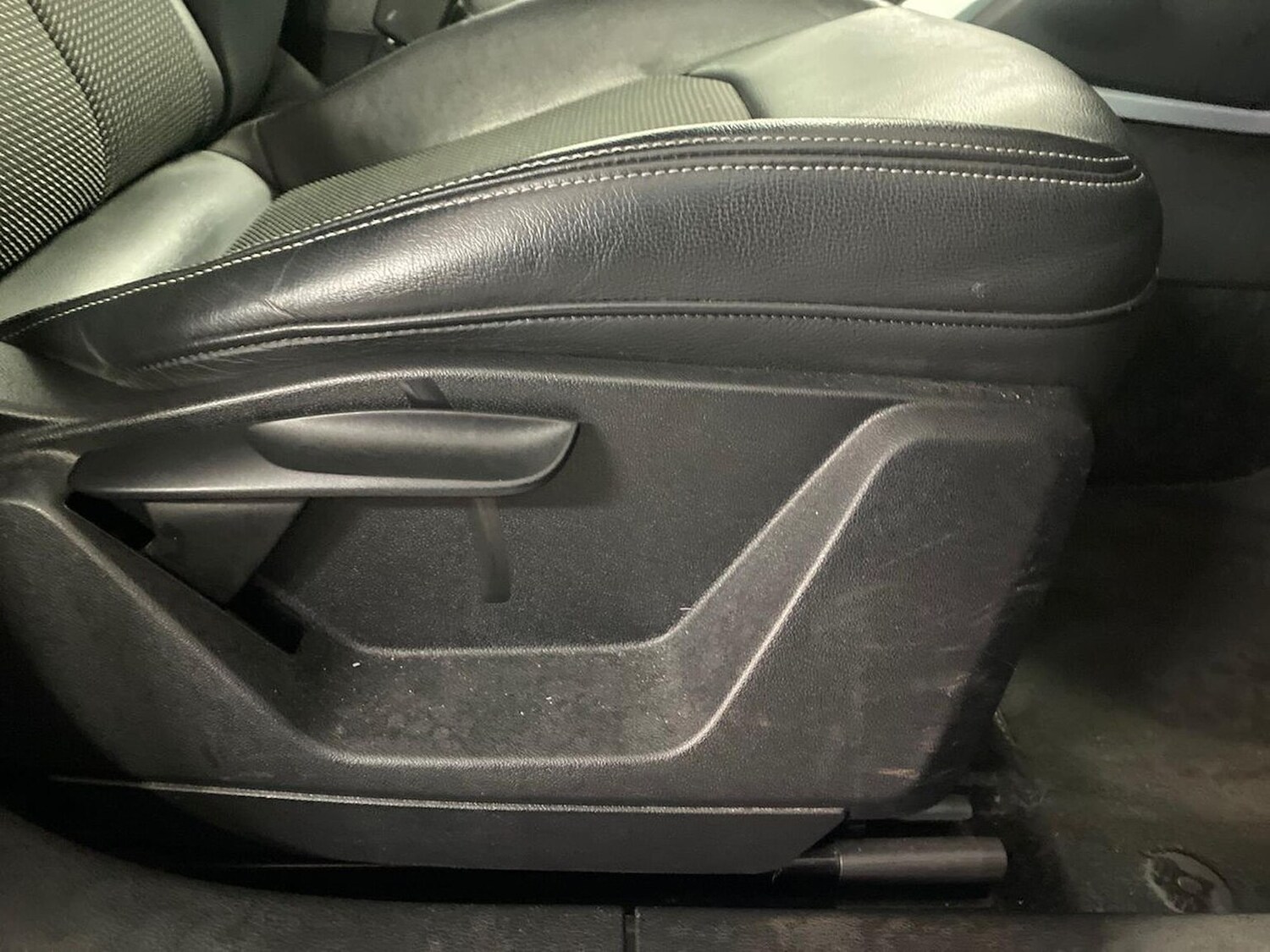 Used Audi Q2 2020 for sale - 77028085: Photo 32