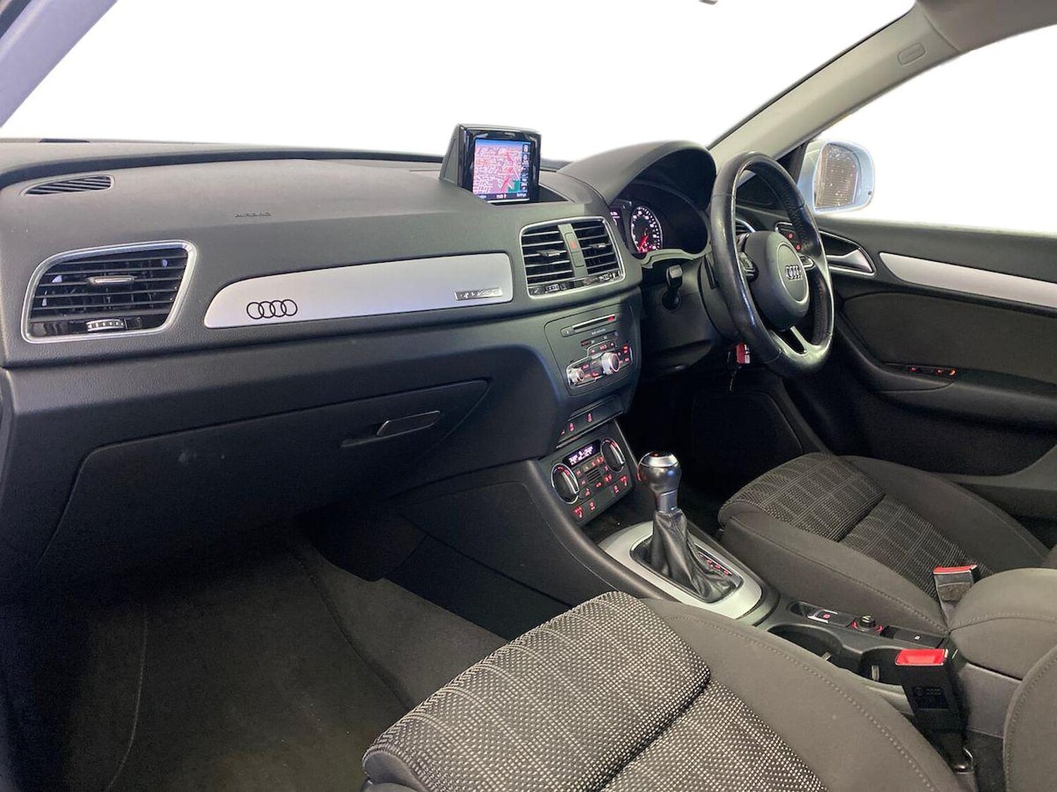 Used Audi Q3 2017 for sale - 78193015: Photo 9