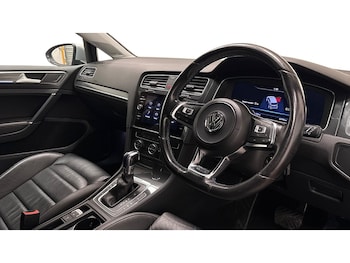 Used Volkswagen Golf 2019 for sale - 78881027: Photo