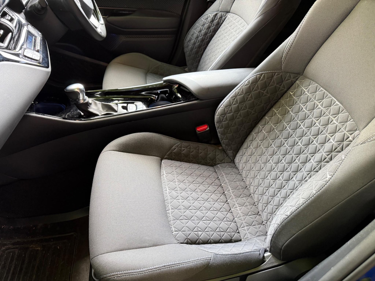 Used Toyota C-HR 2022 for sale - 77016957: Photo 44