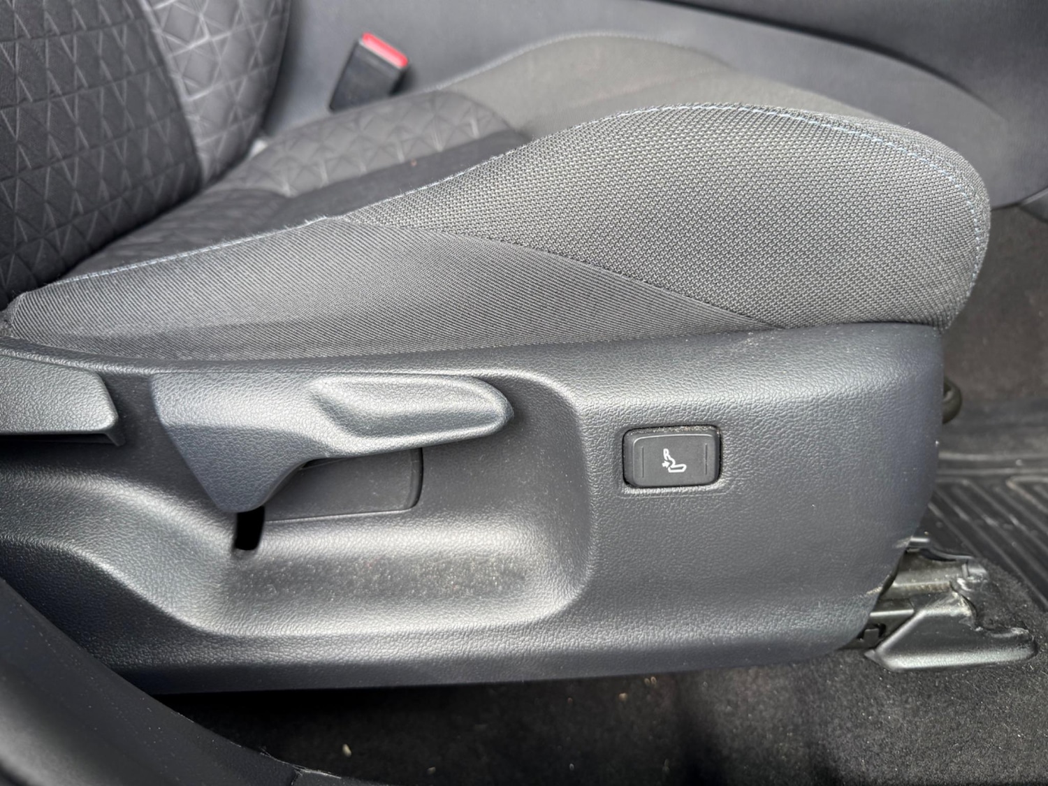 Used Toyota C-HR 2022 for sale - 77016957: Photo 45