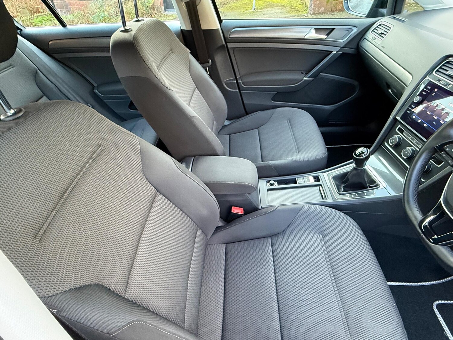 Used Volkswagen Golf 2018 for sale - 76727240: Photo 32