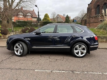 Used Bentley Bentayga 2017 for sale - 78713880: Photo