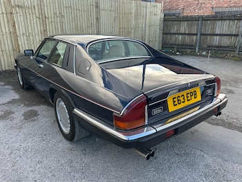 Used Jaguar XKR-S 1987 for sale - 76042942: Photo