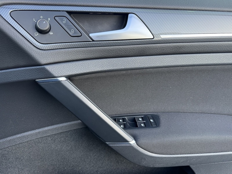 Used Volkswagen Golf 2018 for sale - 77543618: Photo 31