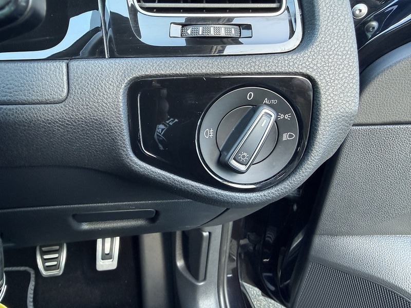 Used Volkswagen Golf 2018 for sale - 77543618: Photo 32