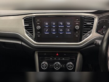 Used Volkswagen T-Roc 2020 for sale - 76527851: Photo