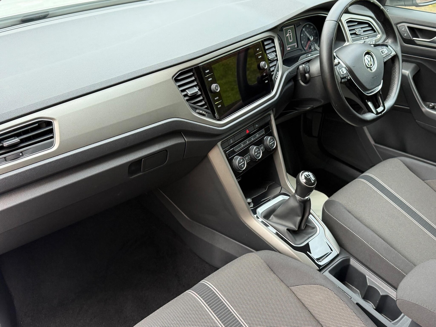 Used Volkswagen T-Roc 2020 for sale - 76527851: Photo 30