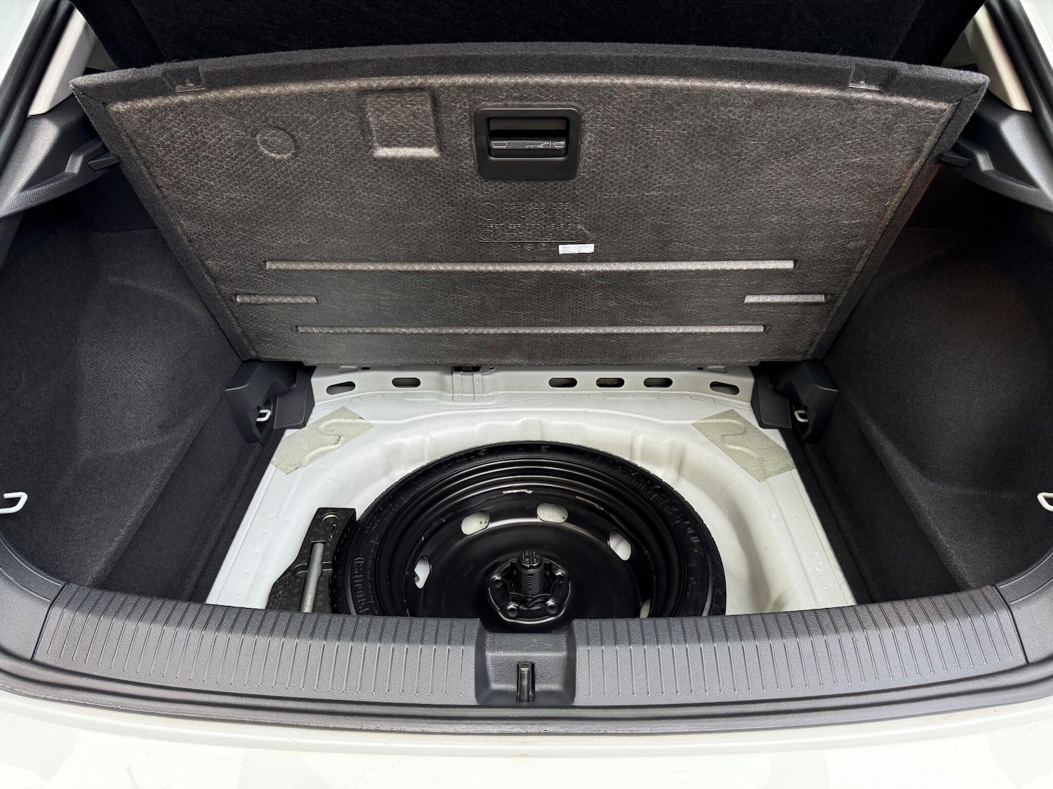 Used Volkswagen T-Roc 2020 for sale - 76527851: Photo 43