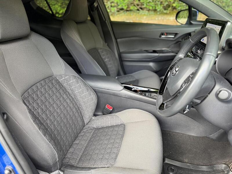 Used Toyota C-HR 2022 for sale - 77350195: Photo 2