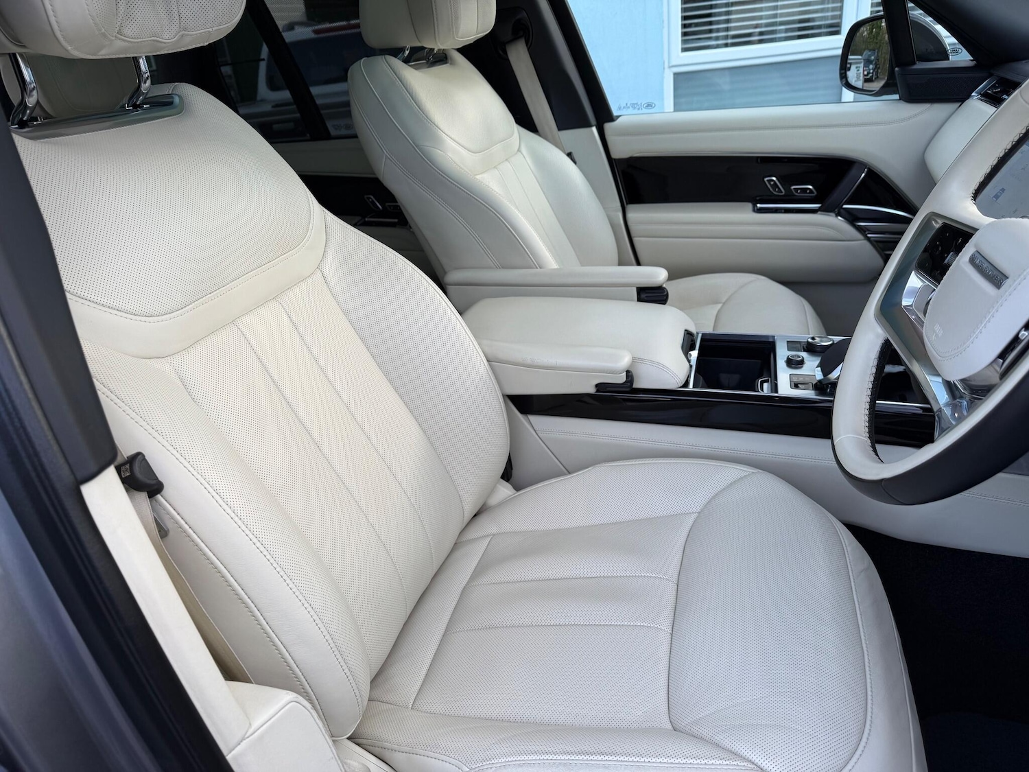 Used Land Rover Range Rover 2022 for sale - 76995488: Photo 2