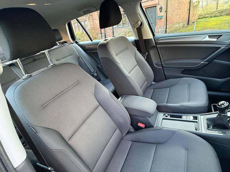 Used Volkswagen Golf 2018 for sale - 77350189: Photo 2