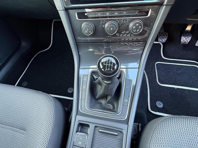 Used Volkswagen Golf 2018 for sale - 77350189: Photo 3