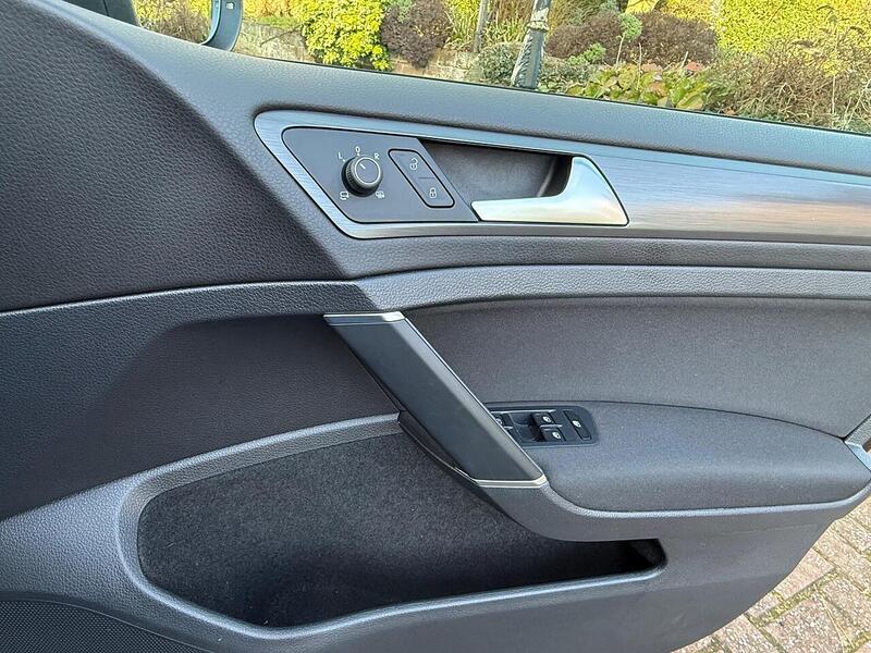 Used Volkswagen Golf 2018 for sale - 77350189: Photo 37