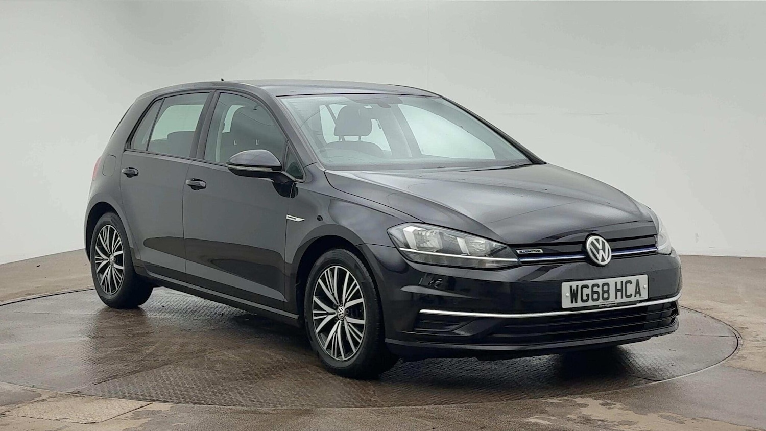 Used Volkswagen Golf 2018 for sale - 77097682: Photo 1