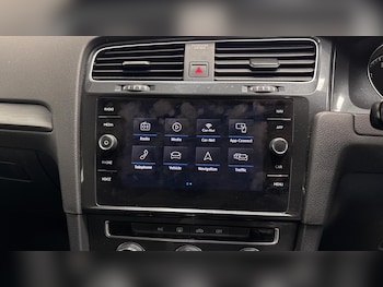 Used Volkswagen Golf 2018 for sale - 77097682: Photo