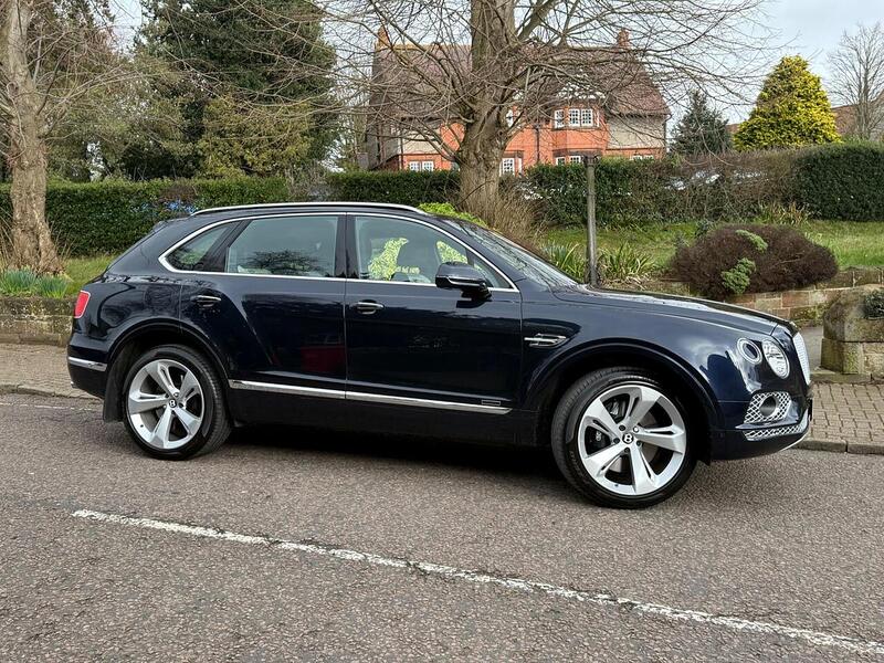 Used Bentley Bentayga 2017 for sale - 77572357: Photo 28