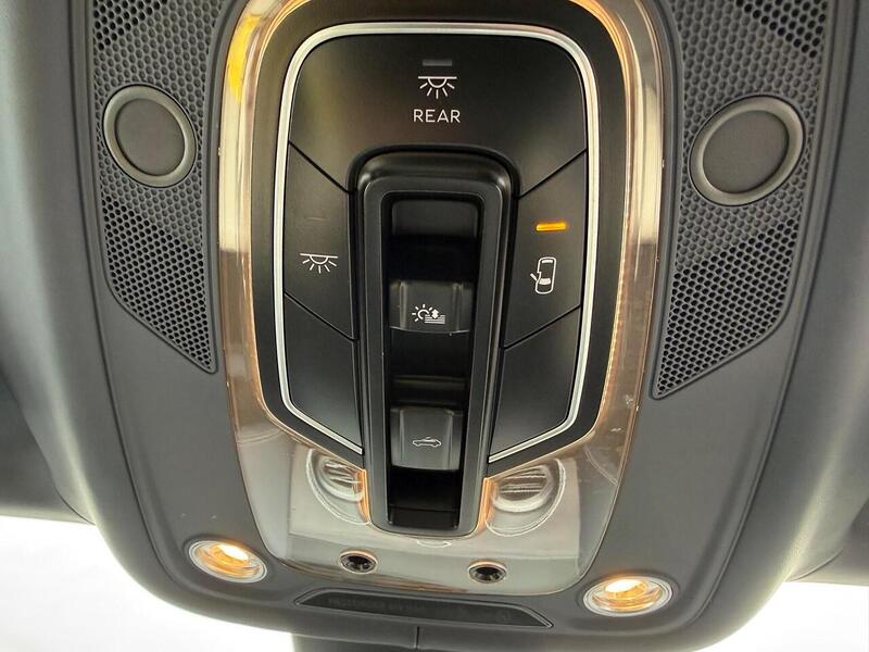 Used Bentley Bentayga 2017 for sale - 77572357: Photo 43