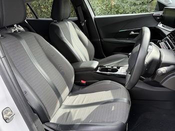 Used Peugeot 2008 2021 for sale - 78154600: Photo