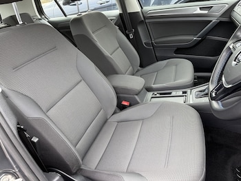 Used Volkswagen Golf 2019 for sale - 78713912: Photo