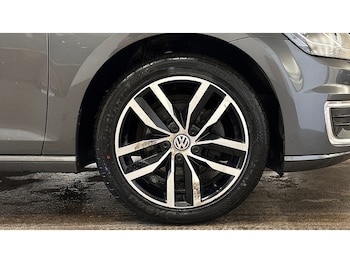 Used Volkswagen Golf 2019 for sale - 79503125: Photo