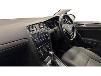 Used Volkswagen Golf 2019 for sale - 79503125: Photo