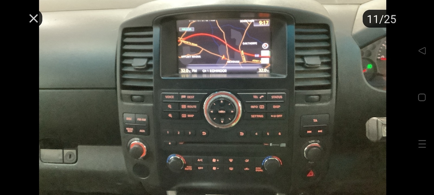 Used Nissan Navara 2011 for sale - 76785387: Photo 2