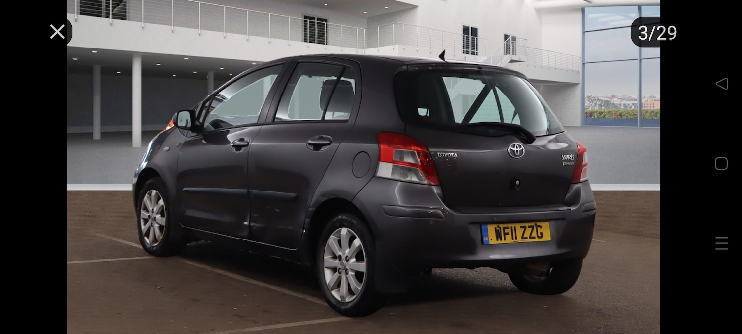 Used Toyota Yaris 2011 for sale - 76305176: Photo 2