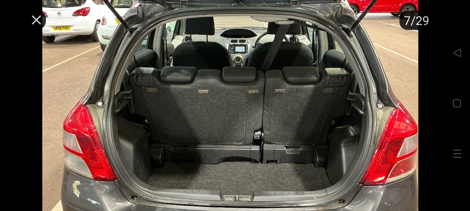 Used Toyota Yaris 2011 for sale - 76305176: Photo 5