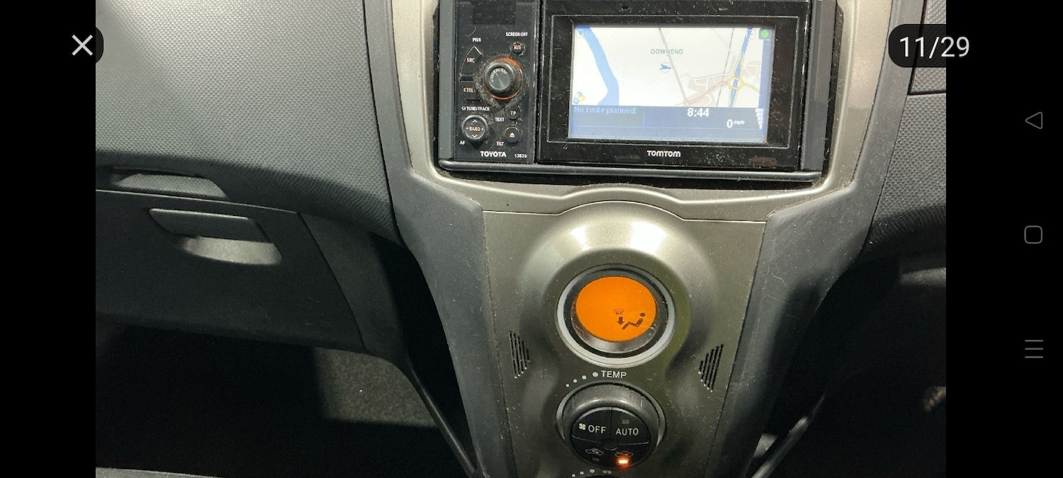 Used Toyota Yaris 2011 for sale - 76305176: Photo 6