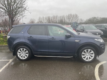 Used Land Rover Discovery Sport 2016 for sale - 76983967: Photo