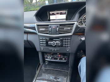 Used Mercedes-Benz E-Class 2013 for sale - 76212199: Photo 2