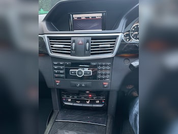Used Mercedes-Benz E-Class 2013 for sale - 76212199: Photo 4
