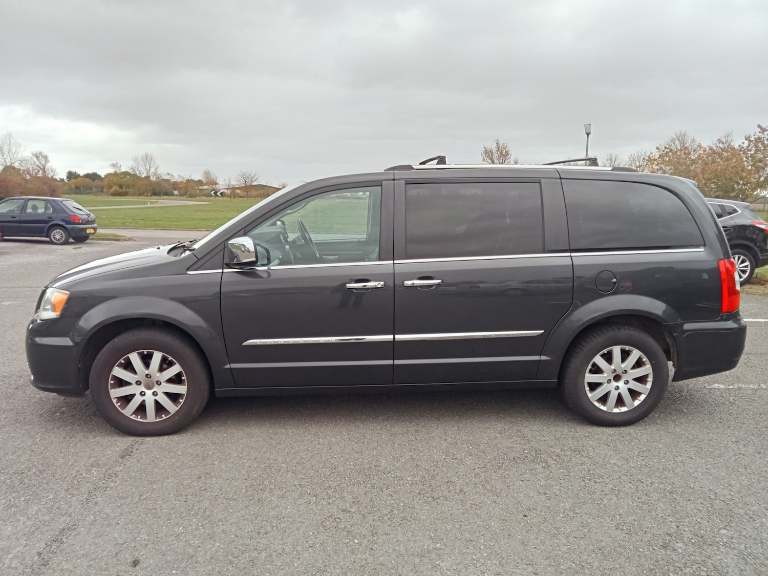 Used Chrysler Grand Voyager 2011 for sale - 76387425: Photo 1