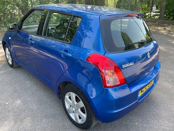 Used Suzuki Swift 2010 for sale - 78692439: Photo