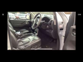 Used Nissan Navara 2010 for sale - 75068469: Photo