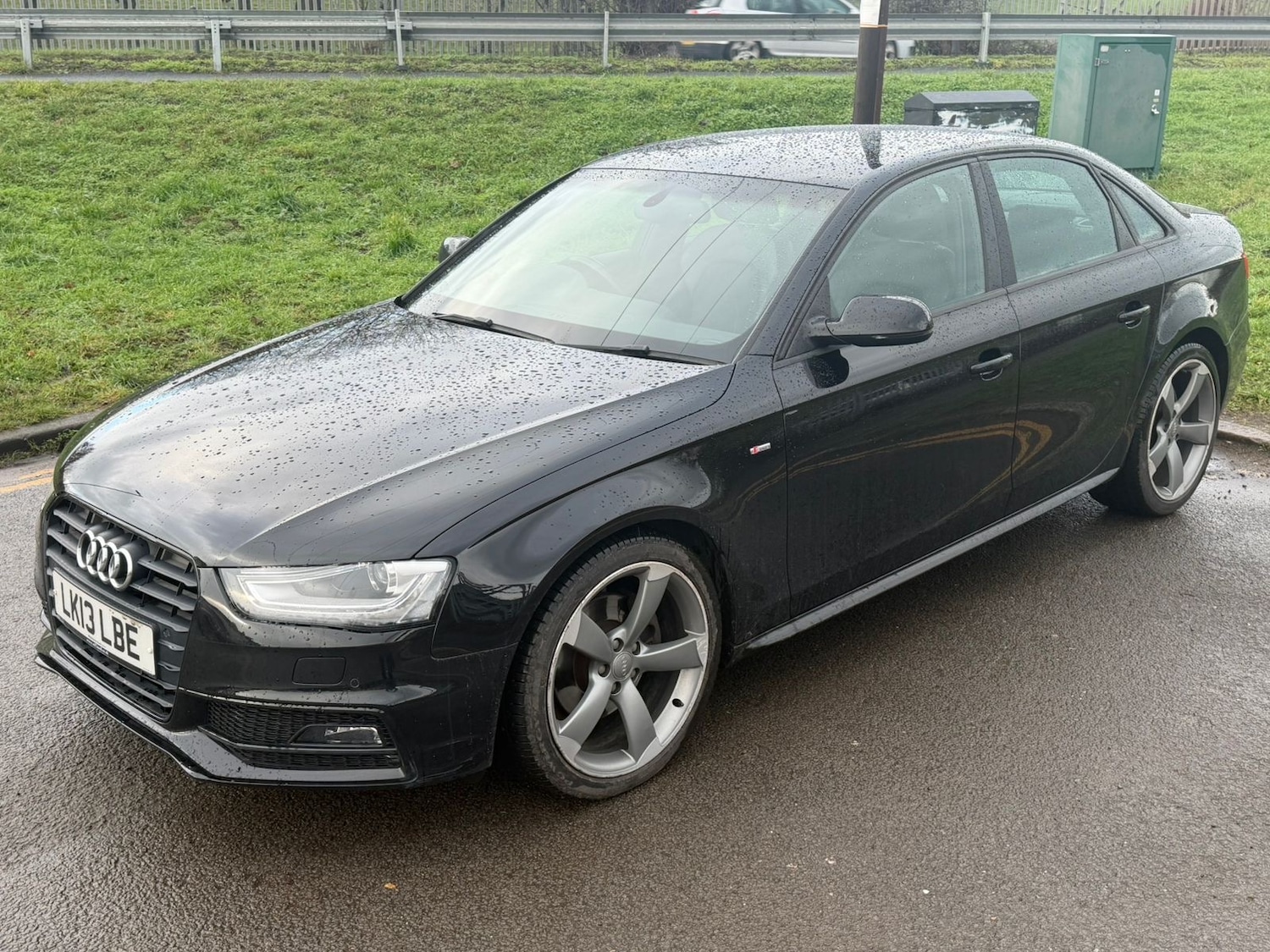 Used Audi A4 2013 for sale - 77247633: Photo 2