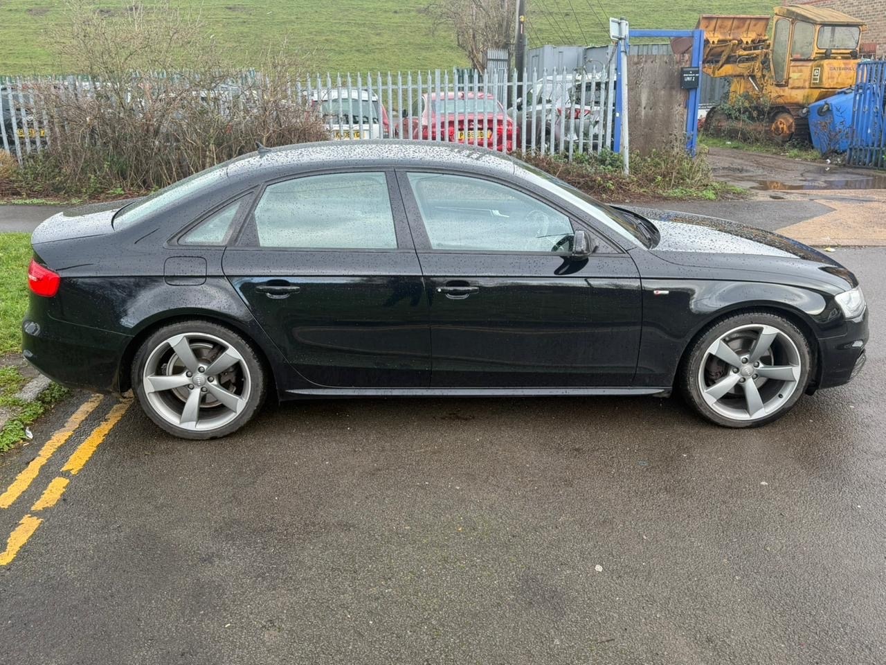 Used Audi A4 2013 for sale - 77247633: Photo 4