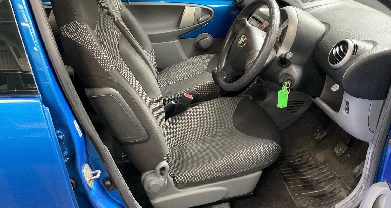 Used Toyota AYGO 2011 for sale - 77902737: Photo 10