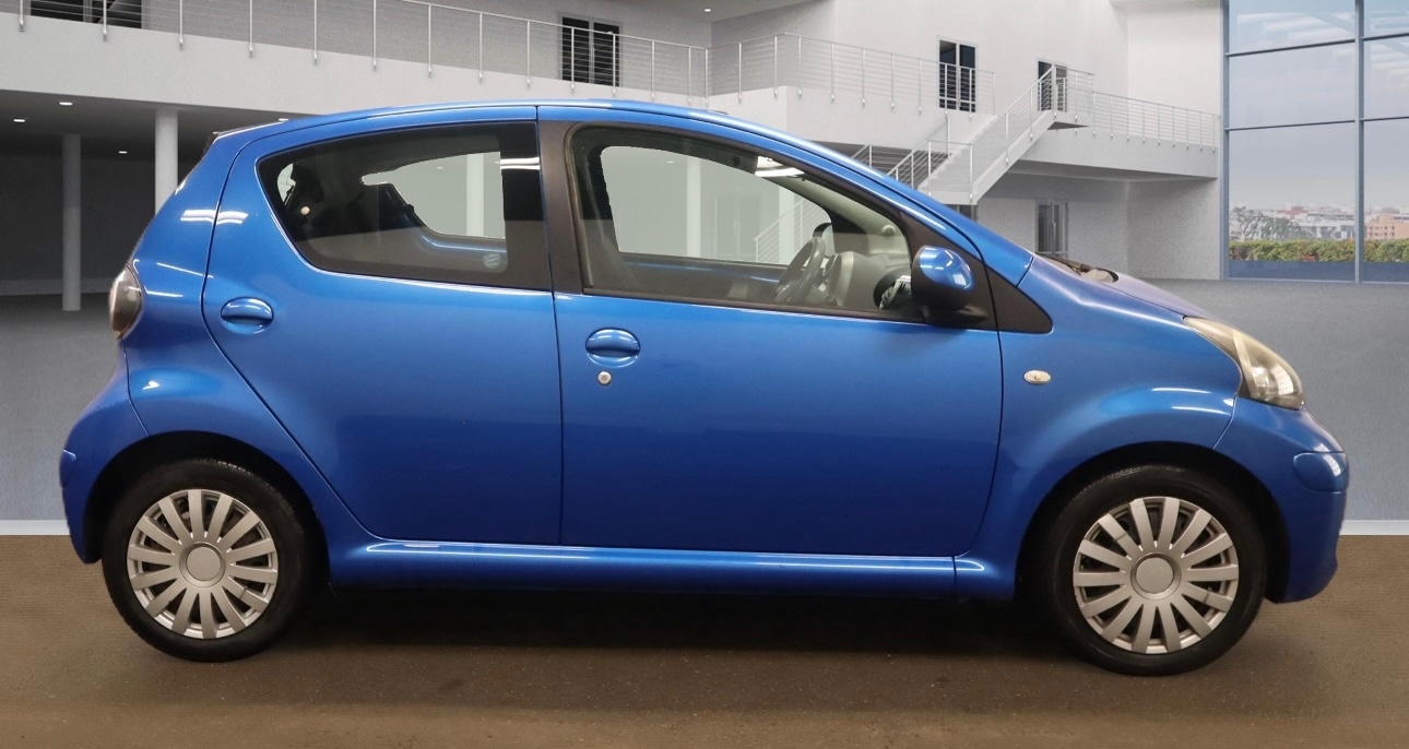 Used Toyota AYGO 2011 for sale - 77902737: Photo 3