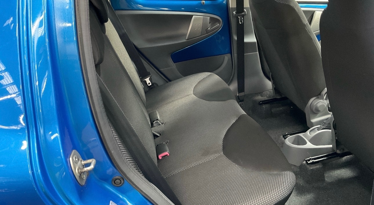 Used Toyota AYGO 2011 for sale - 77902737: Photo 6