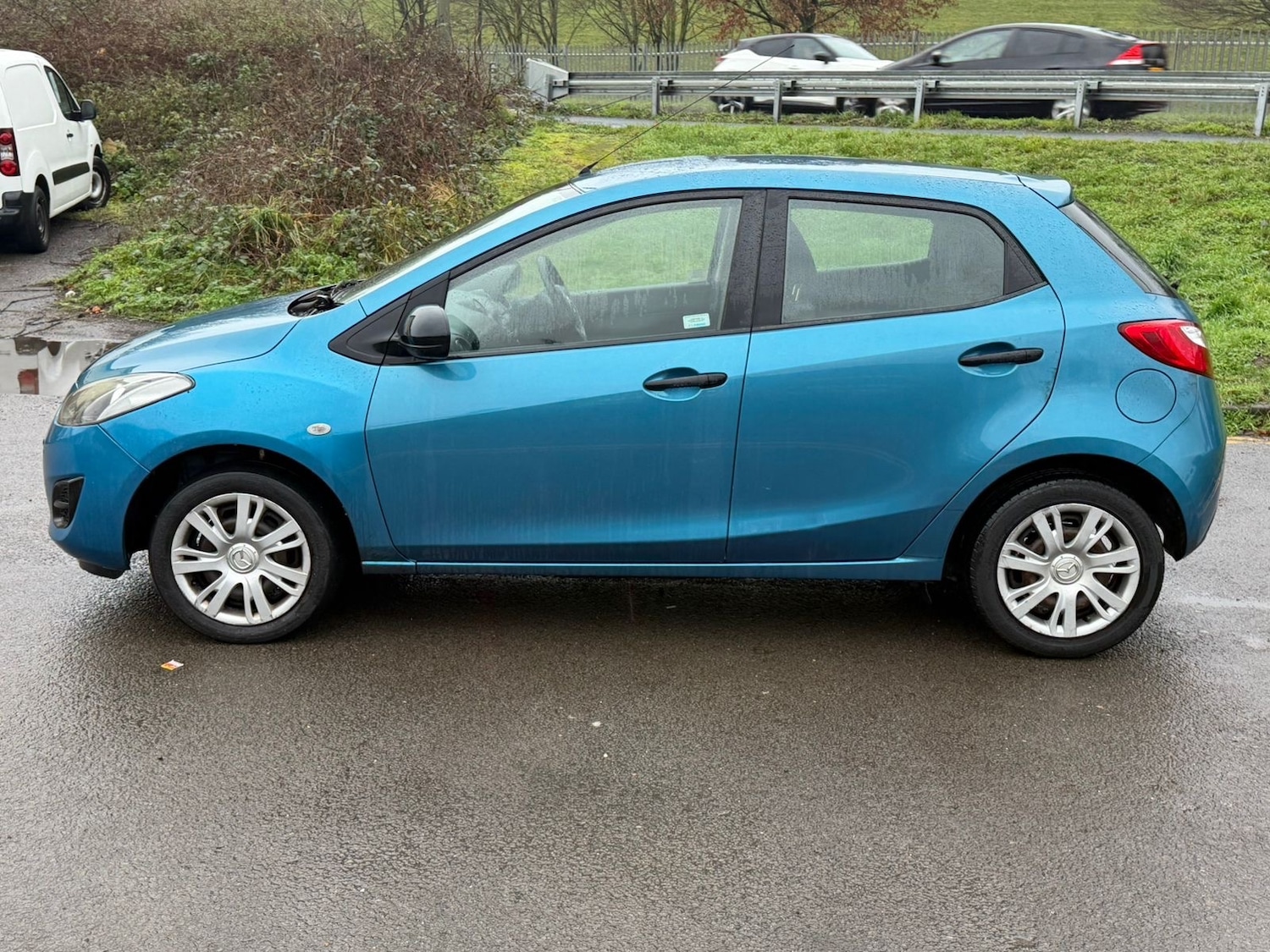 Used Mazda Mazda2 2013 for sale - 77247709: Photo 3