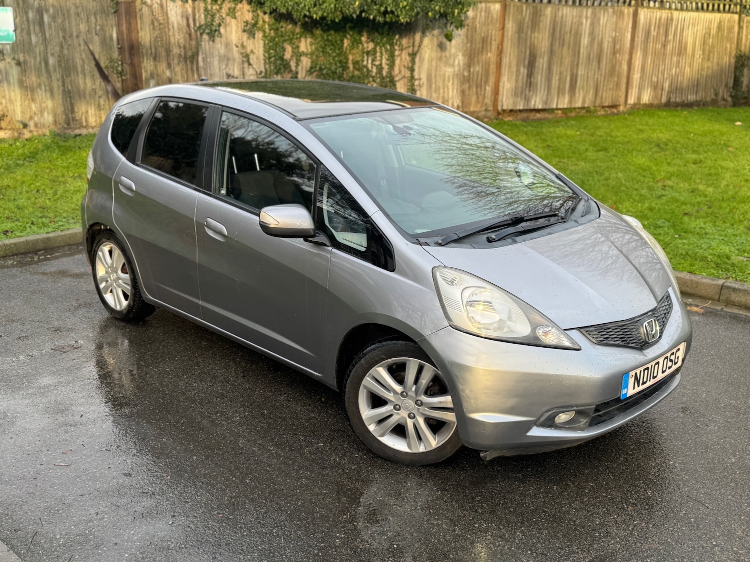 Used Honda Jazz 2010 for sale - 76845310: Photo 2