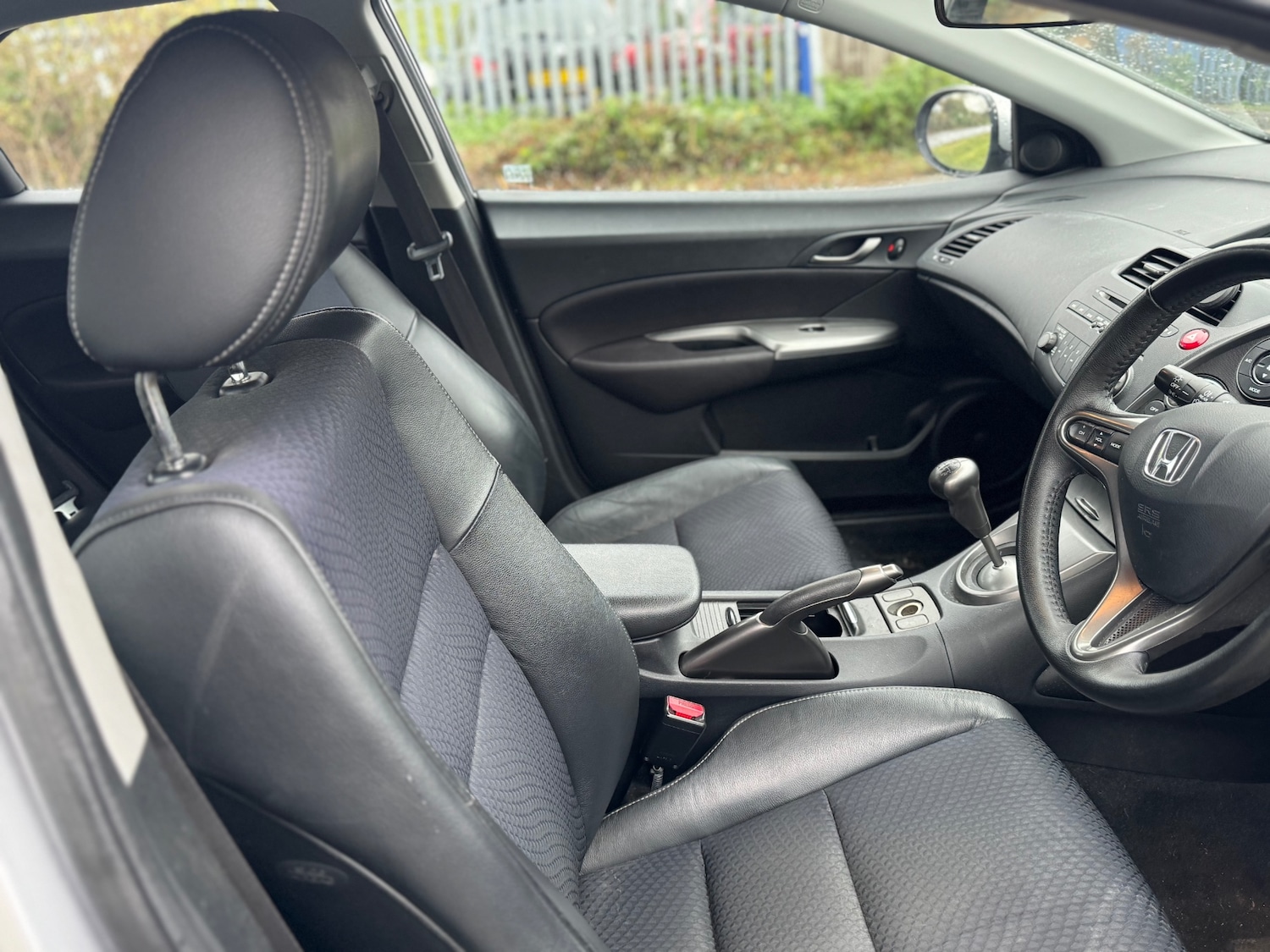 Used Honda Civic 2010 for sale - 76403119: Photo 10