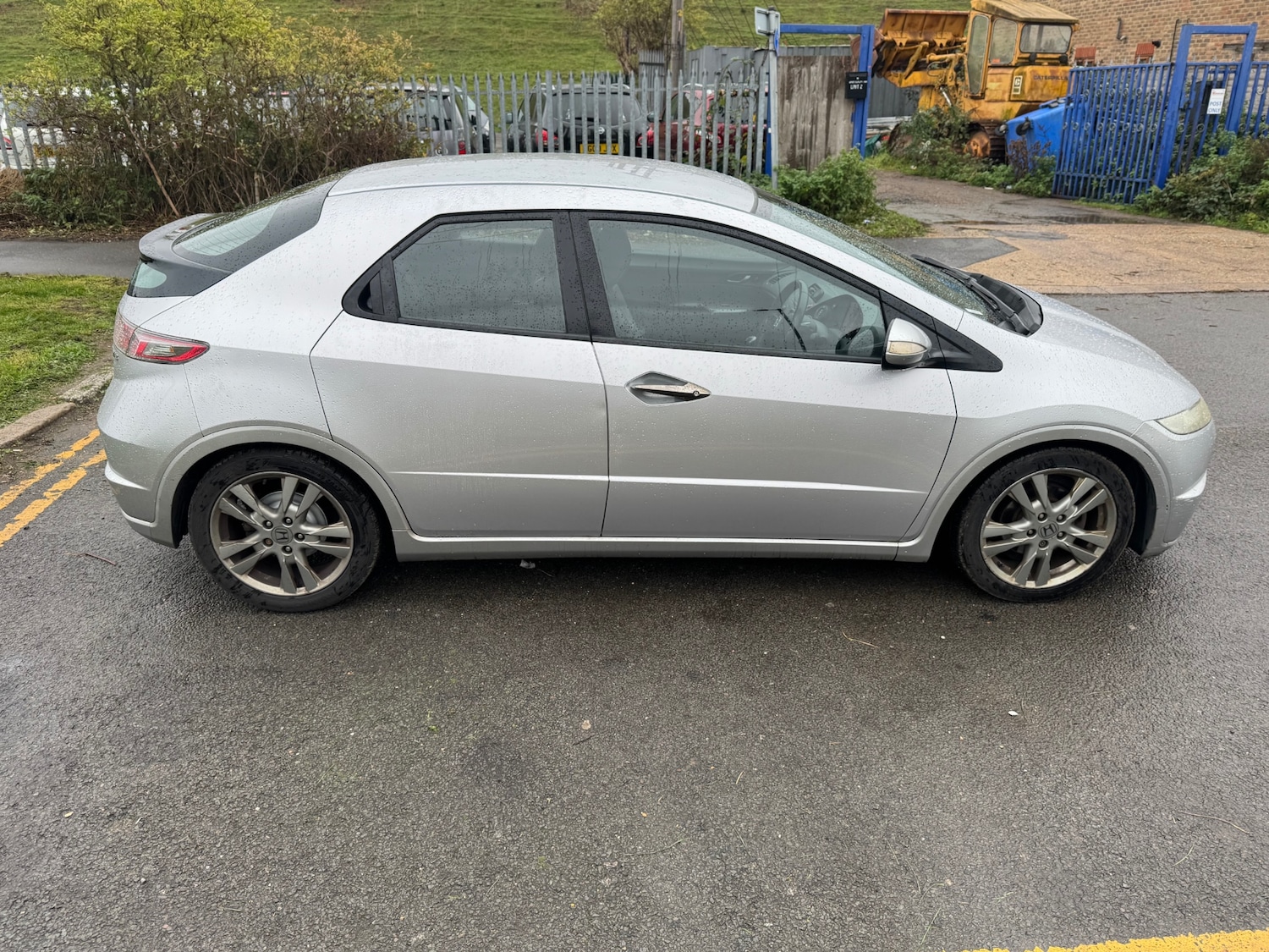 Used Honda Civic 2010 for sale - 76403119: Photo 9