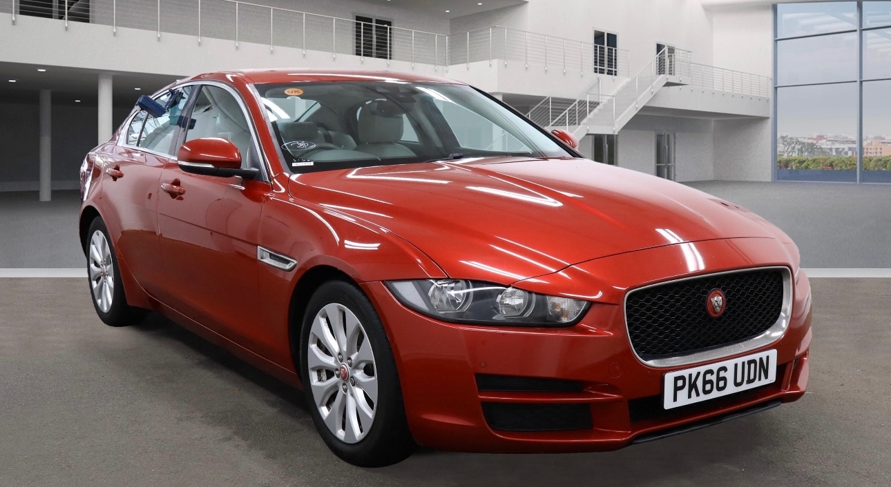Used Jaguar XE 2016 for sale - 76946147: Photo 1