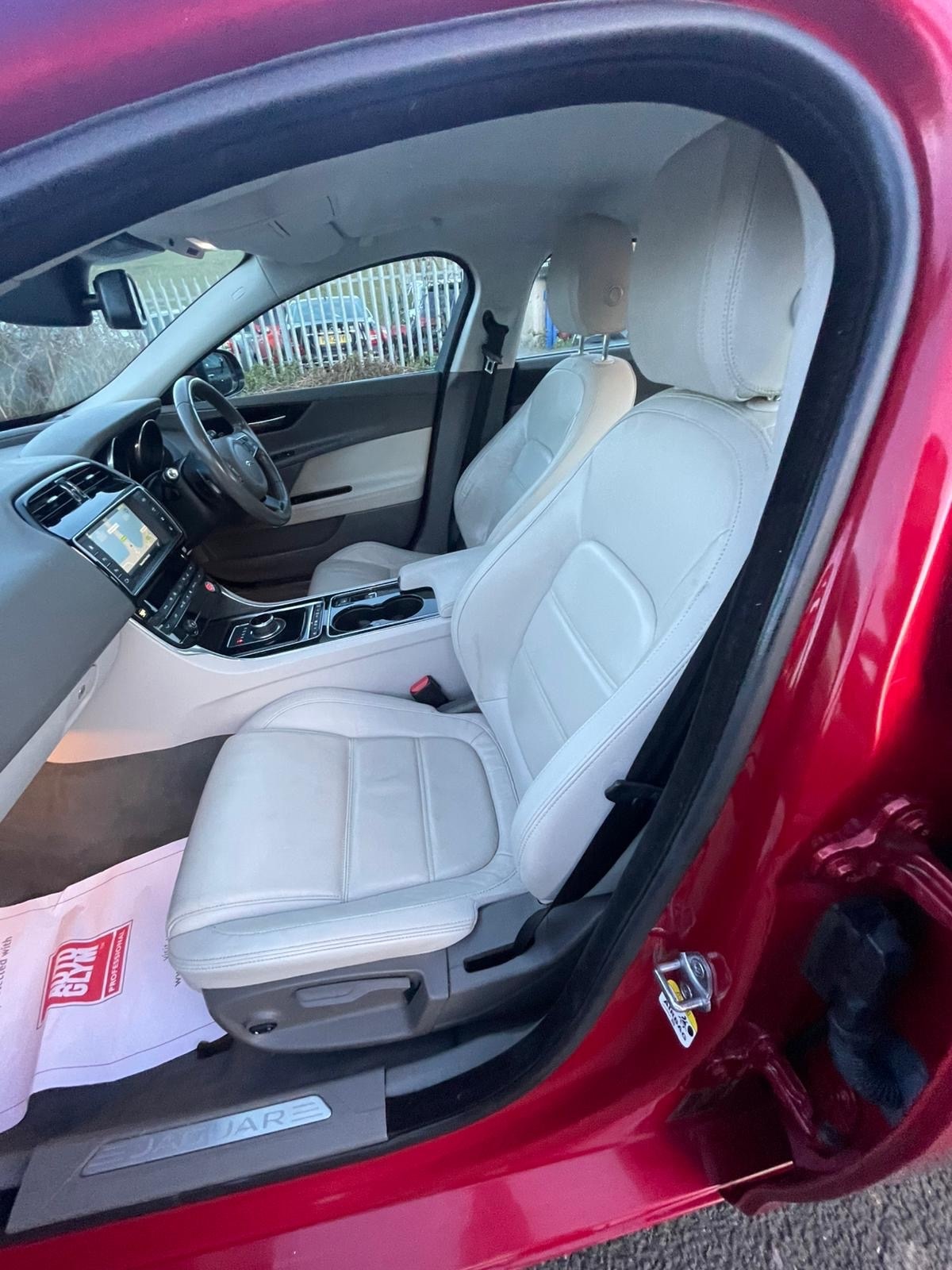 Used Jaguar XE 2016 for sale - 76946147: Photo 11