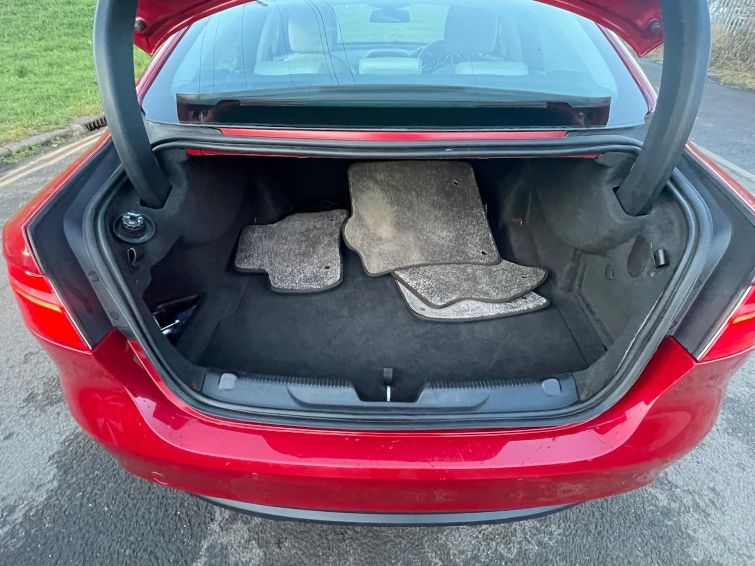 Used Jaguar XE 2016 for sale - 76946147: Photo 13