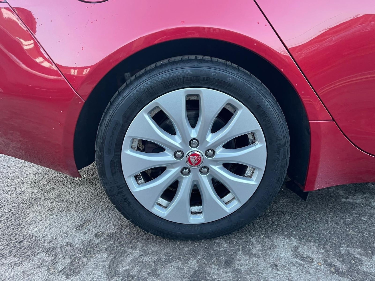 Used Jaguar XE 2016 for sale - 76946147: Photo 25