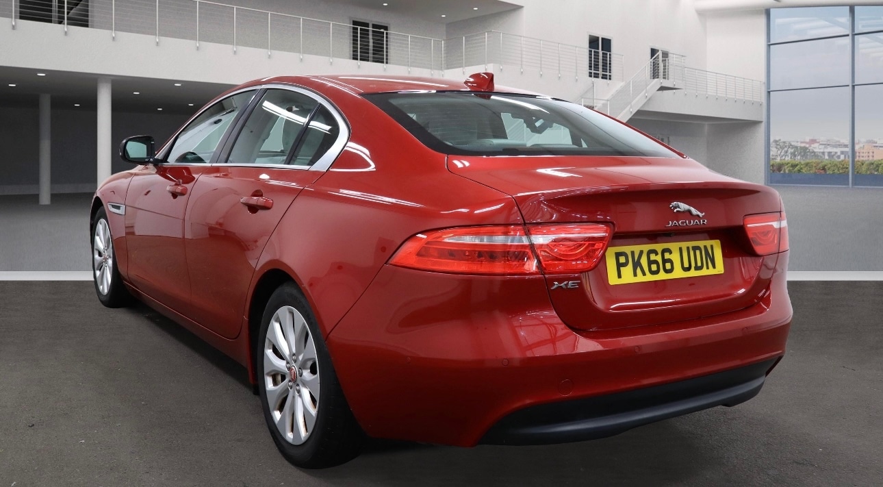 Used Jaguar XE 2016 for sale - 76946147: Photo 4